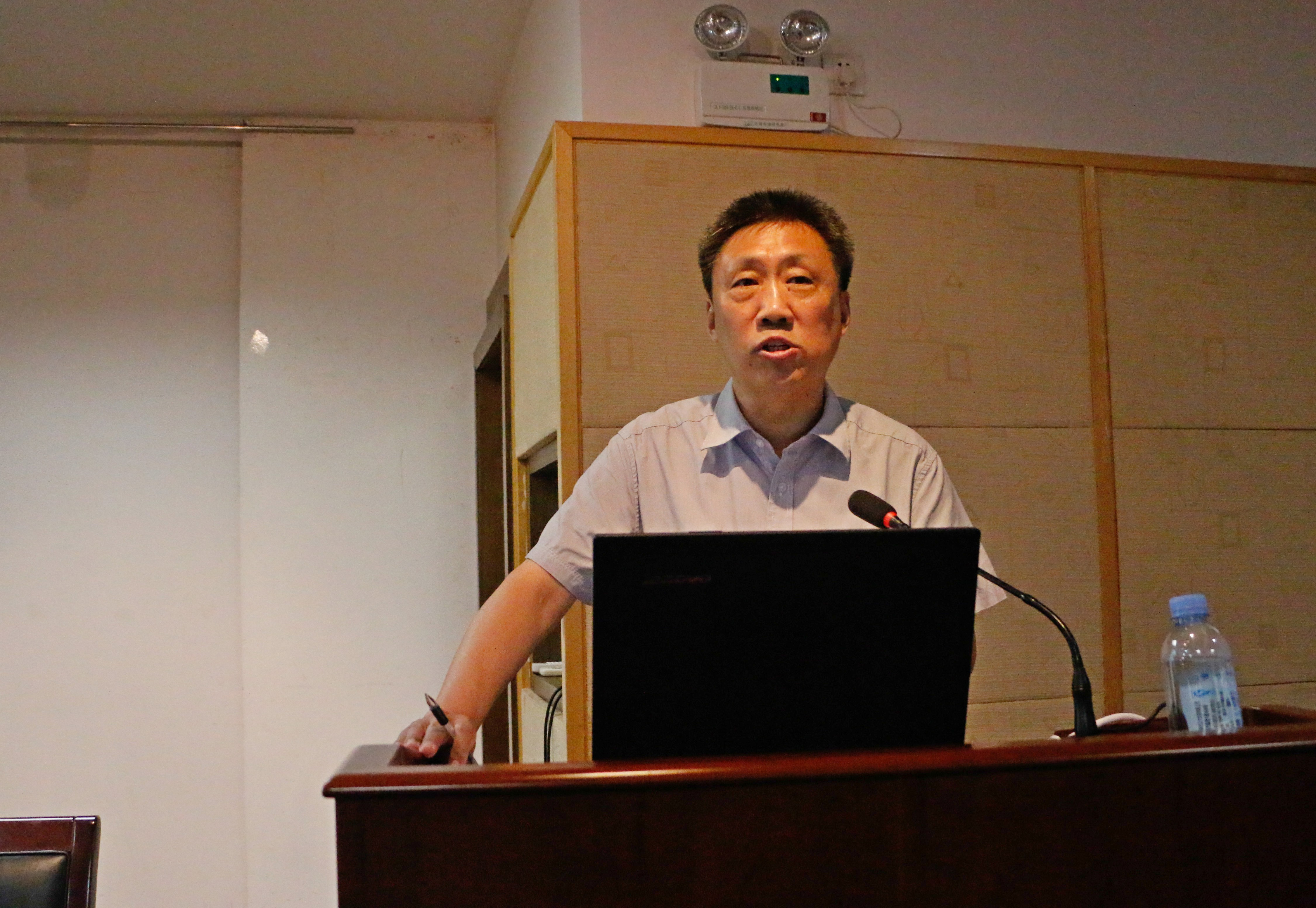 星空游戏免费入口2016年发展战略研讨会顺利召开